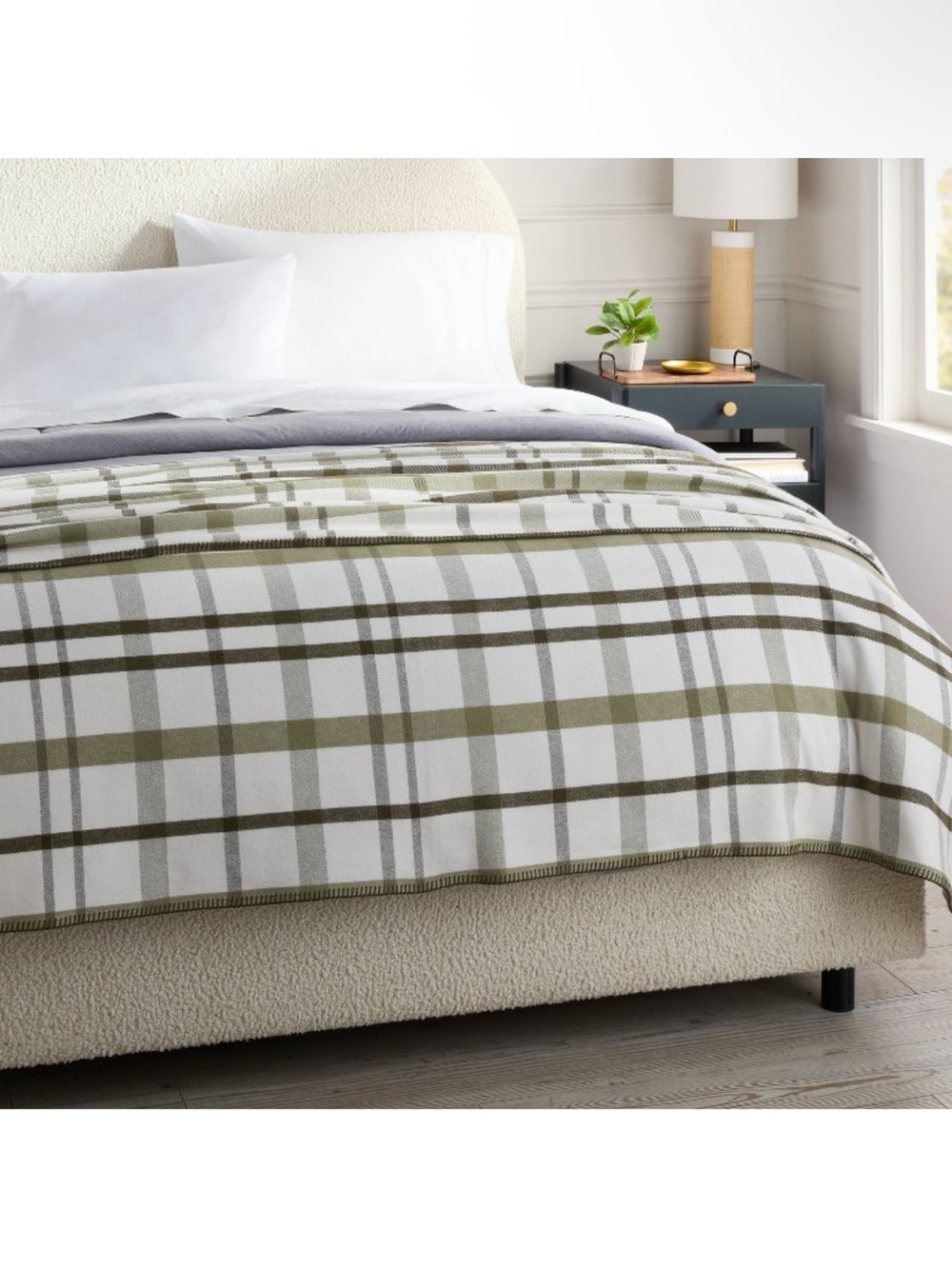 Threshold Full/Queen Brushed Cotton Blanket •Green Plaid•